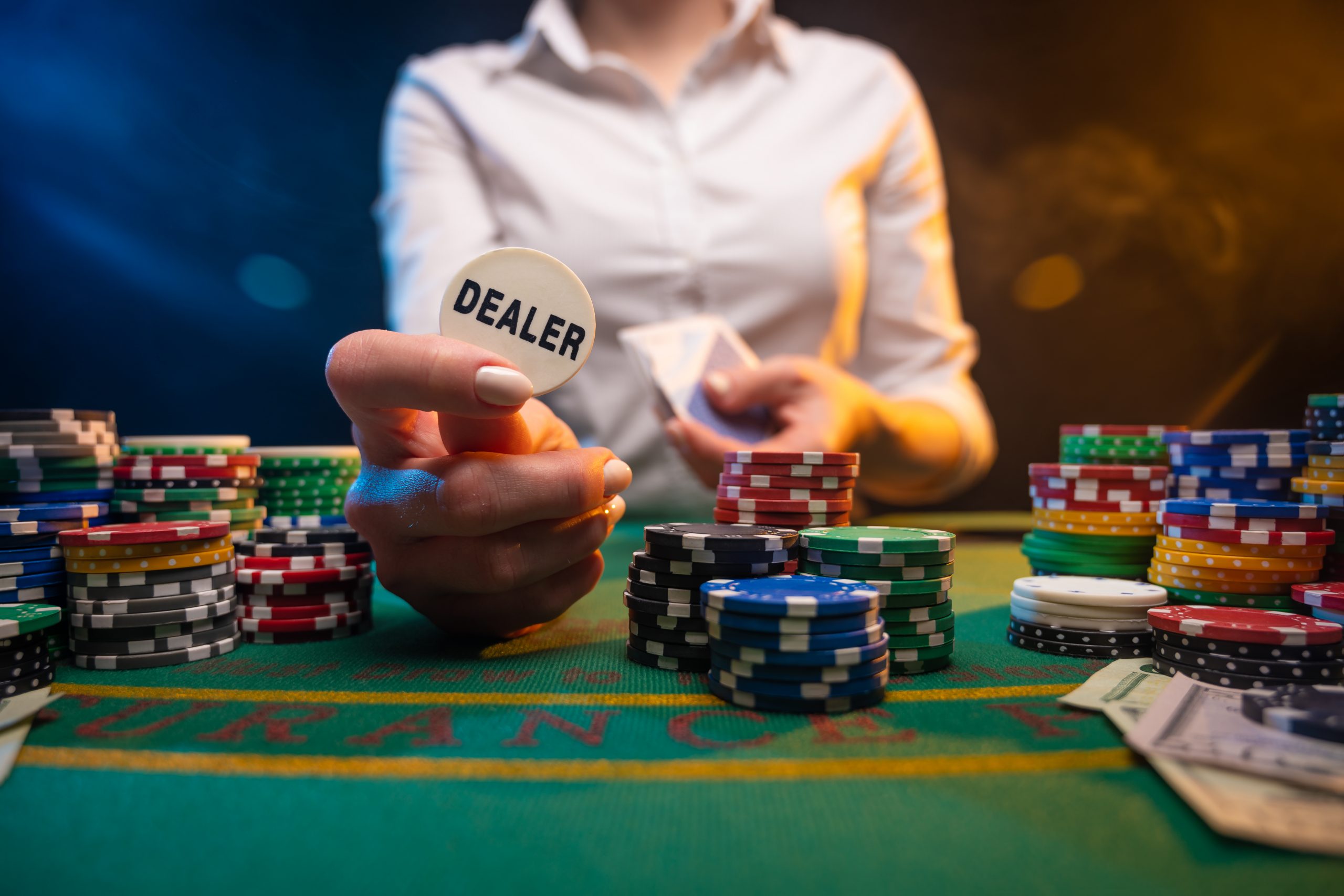 How to make maximum money with online casino gaming?